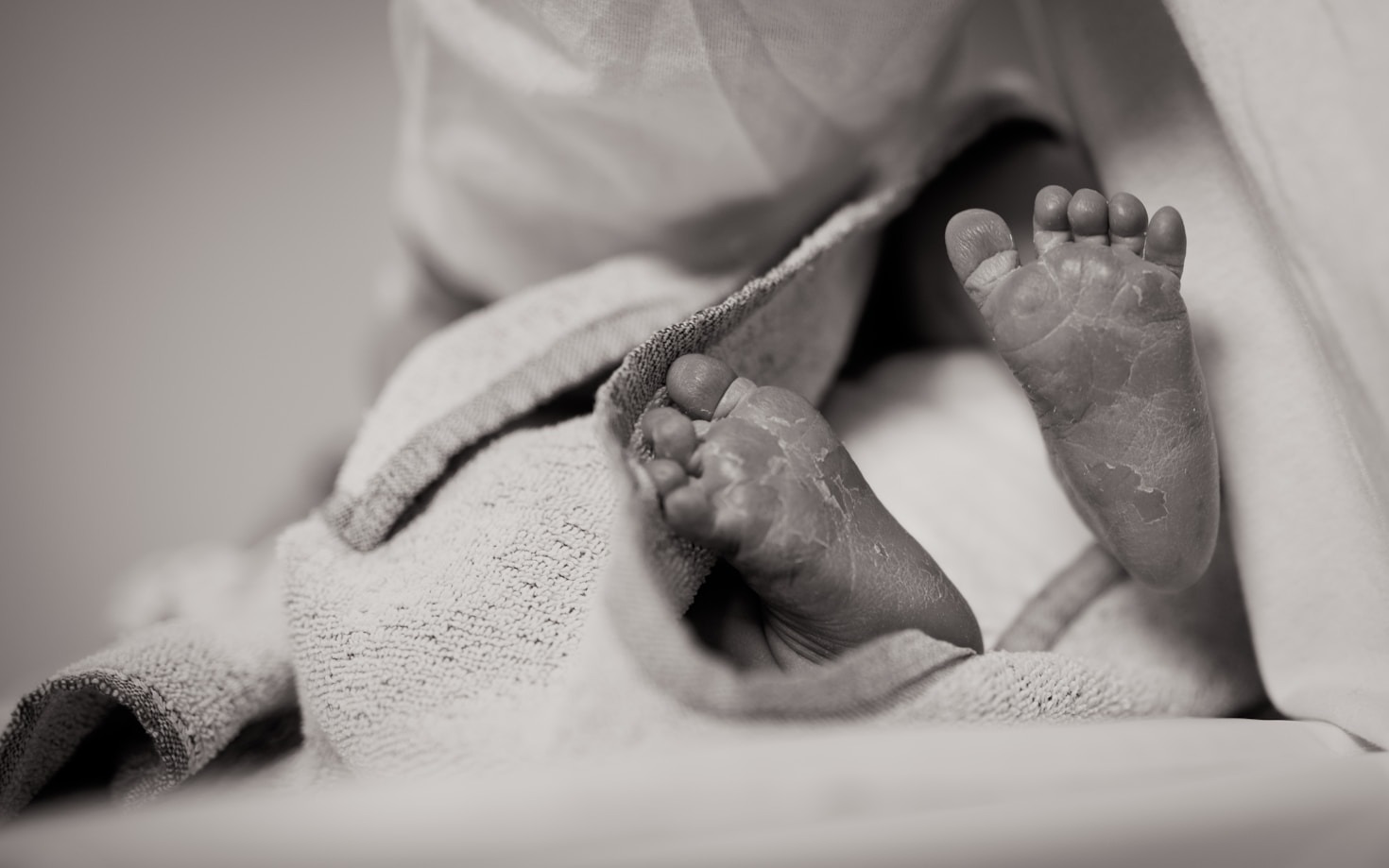 Navigating the Emotional Journey of Late Motherhood